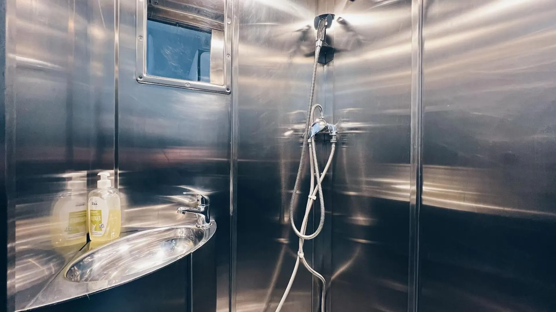 Spaceone Vienna A2 - Shared Apartment Capsule hotel