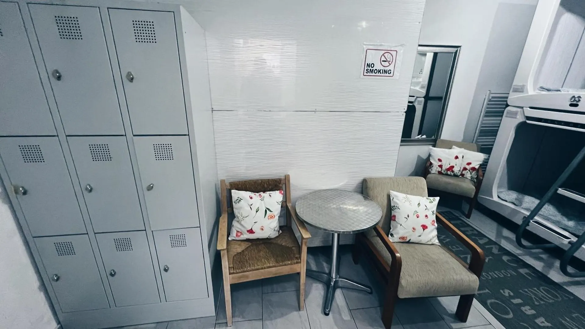 Spaceone Vienna A2 - Shared Apartment Capsule hotel