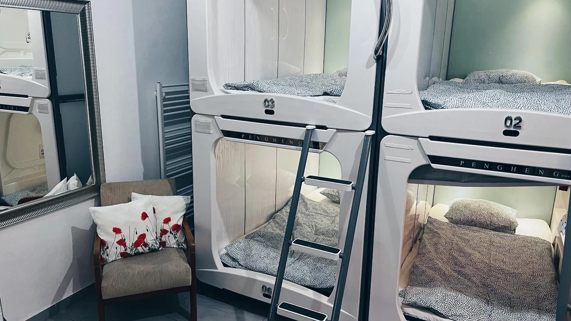 Capsule hotel Spaceone Vienna A2 - Shared Apartment